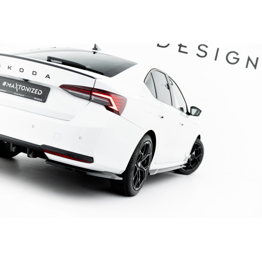 Maxton Design boční difuzory pod zadní nárazník pro Škoda Octavia Mk4 Facelift, černý lesklý plast ABS, Sportline Liftback / Sportline Combi