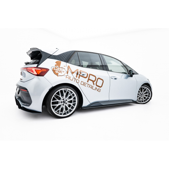 Maxton Design "Street Pro" difuzory pod boční prahy pro Cupra Born Mk1, plast ABS bez povrchové úpravy, s červenou linkou Maxton Design "Street Pro" difuzory pod boční prahy pro Cupra Born Mk1, plast ABS bez povrchové úpravy, s červenou linkou