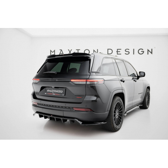 Maxton Design spoiler pod zadní nárazník s žebrováním pro Jeep Grand Cherokee WL, černý lesklý plast ABS, Trailhawk Maxton Design spoiler pod zadní nárazník s žebrováním pro Jeep Grand Cherokee WL, černý lesklý plast ABS, Trailhawk