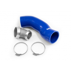 Forge Motorsport zvětšený vstup do turba pro Škoda Octavia IV RS s platformou MQB EVO a turbodmychadlem Garrett, barva hadice: modrá Forge Motorsport zvětšený vstup do turba pro Škoda Octavia IV RS s platformou MQB EVO a turbodmychadlem Garrett, barva hadice: modrá