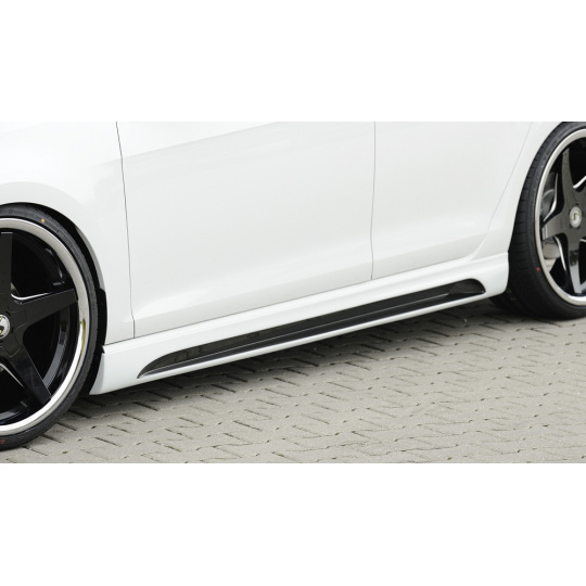 Rieger boční práh mont. strana pravá pro Seat Leon Cupra 5F 3-dvéř. (sc), r.v. 03/14-, plast ABS s povrchovou úpravou Carbon-Look, s prolisem a výřezem