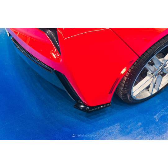 Maxton Design boční difuzory pod zadní nárazník pro Chevrolet Corvette C7, černý lesklý plast ABS