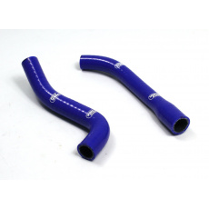 Samco Sport 2-dílná sada silikonových hadic pro vedení ke vzduchovému ventilu Lucas pro Saab 900 1991 - 1993 Turbo 16v Classic, barva: modrá Samco Sport 2-dílná sada silikonových hadic pro vedení ke vzduchovému ventilu Lucas pro Saab 900 1991 - 1993 Turbo 16v Classic, barva: modrá