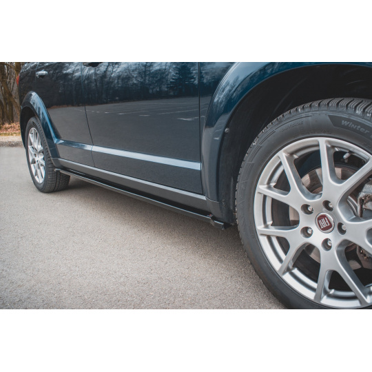 Maxton Design difuzory pod boční prahy pro Fiat Freemont, černý lesklý plast ABS