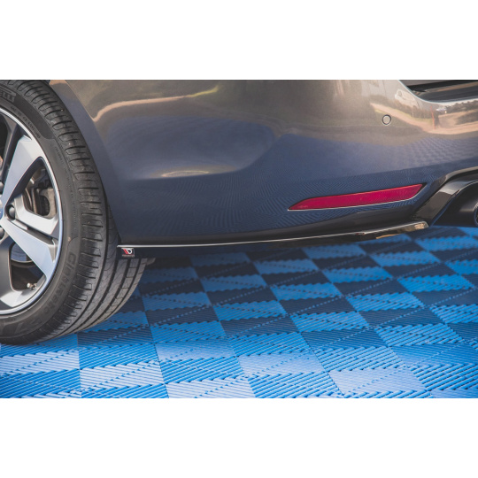 Maxton Design boční difuzory pod zadní nárazník ver.2 pro Peugeot 308 Mk2, černý lesklý plast ABS