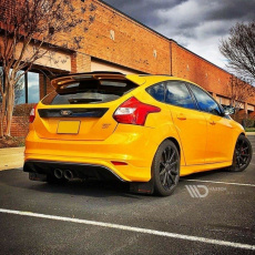 Maxton Design vložka zadního nárazníku pro Ford Focus ST Mk3, černý lesklý plast ABS