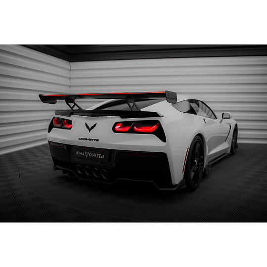 Maxton Design zadní křídlo s úzce rozkročenými držáky a LED světlem pro Chevrolet Corvette C7 Grand Sport, C7 Stingray, pravý karbon