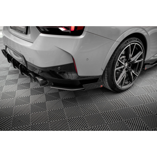 Maxton Design "Street Pro" boční difuzory pod zadní nárazník s křidélky pro BMW řada 2 G42 M240i, plast ABS bez povrchové úpravy, s červenou linkou