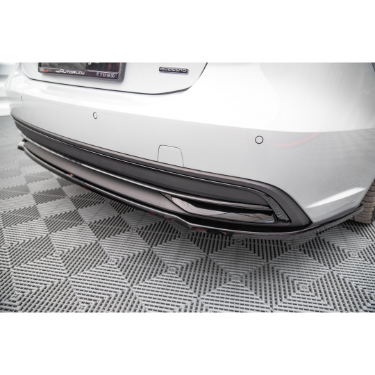 Maxton Design středový spoiler pod zadní nárazník pro Audi A7 C8, černý lesklý plast ABS