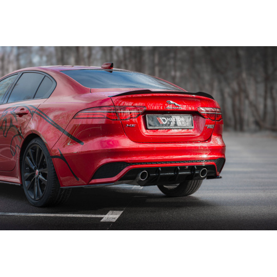 Maxton Design vložka zadního nárazníku pro Jaguar XE Mk1 Facelift X760 R-Dynamic, černý lesklý plast ABS