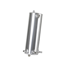 Hliníková vyrovnávací palivová nádrž (surge tank) 1 litr, napojení na výstupy: 4x hadice 9,5 mm