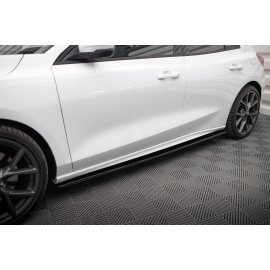 Maxton Design difuzory pod boční prahy pro Ford Focus, Focus ST Mk4, černý lesklý plast ABS Maxton Design difuzory pod boční prahy pro Ford Focus, Focus ST Mk4, černý lesklý plast ABS