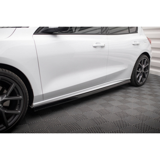 Maxton Design difuzory pod boční prahy ver.5 pro Ford Focus ST-Line Mk4, černý lesklý plast ABS, Hatchback / Estate