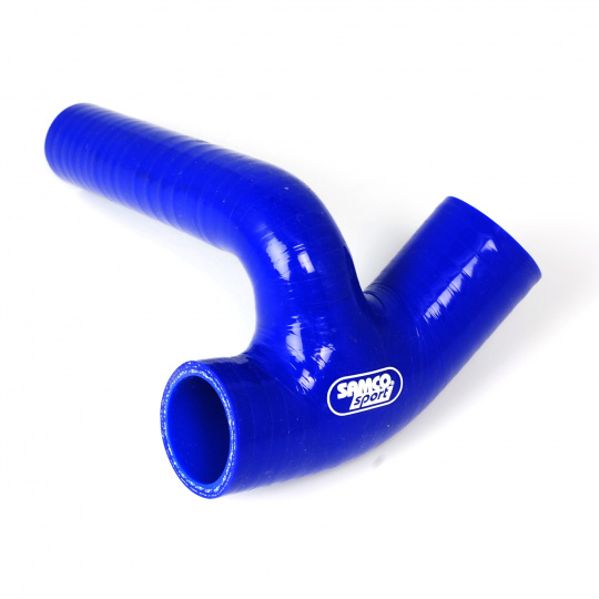 Samco Sport silikonová hadice pro vedení vzduchu k turbu s výstupem na BOV pro Ford Focus RS Mk2 2006 - on 2.5l Turbocharged Duratec, barva: modrá Samco Sport silikonová hadice pro vedení vzduchu k turbu s výstupem na BOV pro Ford Focus RS Mk2 2006 - on 2.5l Turbocharged Duratec, barva: modrá