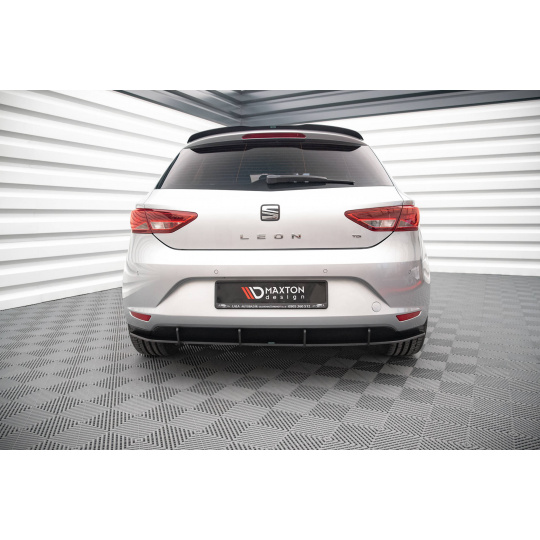Maxton Design "Street Pro" difuzor zadního nárazníku pro Seat Leon Mk3, plast ABS bez povrchové úpravy, s černou a červenou linkou