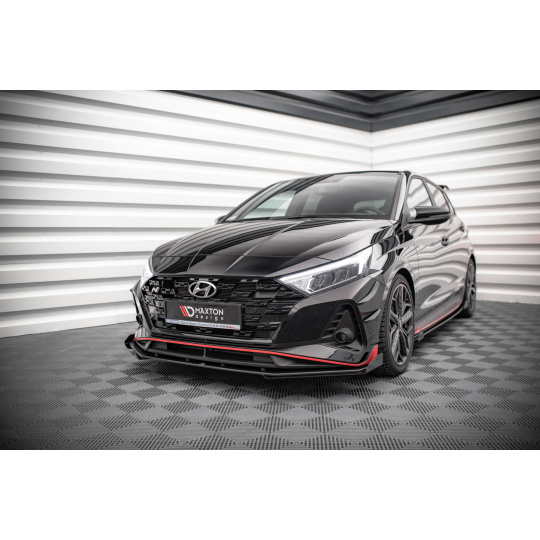 Maxton Design "Street Pro" spoiler pod přední nárazník s křidélky ver.1 pro Hyundai i20 N Mk3, plast ABS bez povrchové úpravy, s červenou linkou