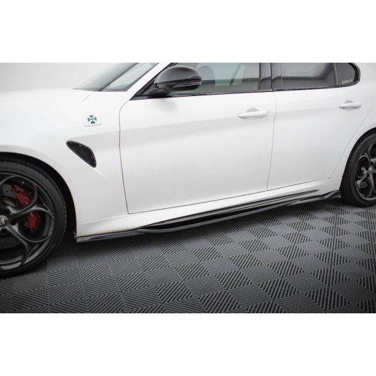 Maxton Design difuzory pod boční prahy pro Alfa Romeo Giulia Qaudrifoglio, černý lesklý plast ABS