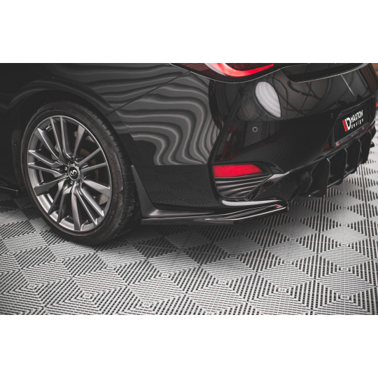 Maxton Design boční difuzory pod zadní nárazník pro Infiniti Q60 Mk2, černý lesklý plast ABS
