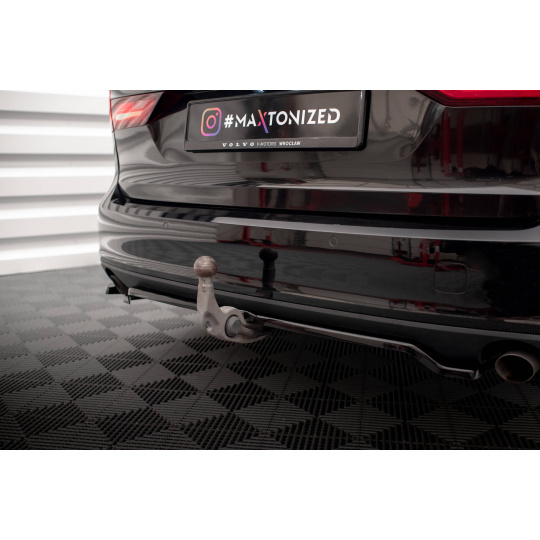 Maxton Design středový spoiler pod zadní nárazník s žebrováním v.2 pro Volvo V90 Mk2, černý lesklý plast ABS