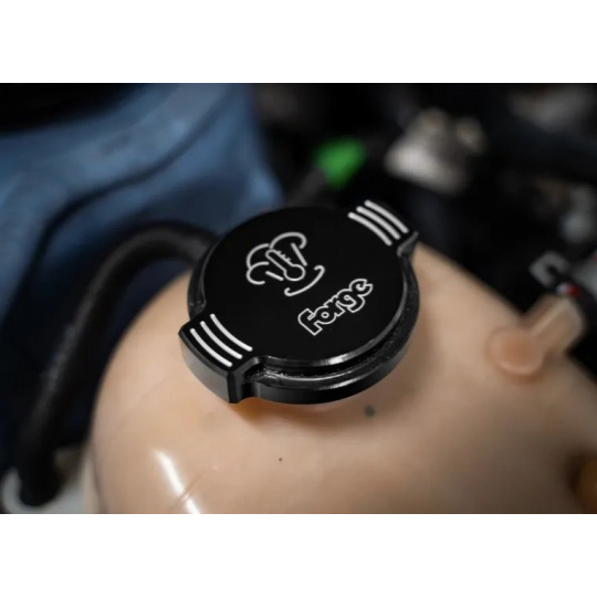 Forge Motorsport hliníkové víčko nádobky chladicí kapaliny pro Nissan GTR R35, barva: černá Forge Motorsport hliníkové víčko nádobky chladicí kapaliny pro Nissan GTR R35, barva: černá
