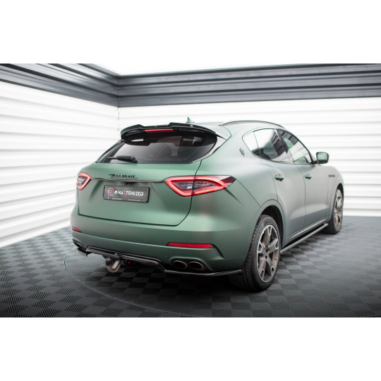 Maxton Design středový spoiler pod zadní nárazník s žebrováním pro Maserati Levante Mk1 Standard, černý lesklý plast ABS