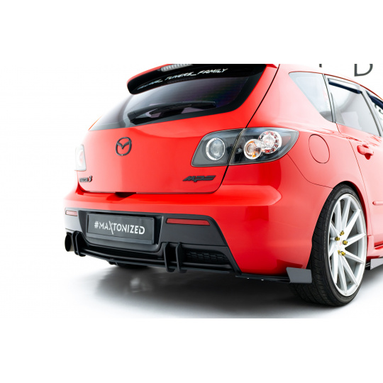 Maxton Design "Street Pro" boční difuzory pod zadní nárazník s křidélky pro Mazda 3 Mk1 MPS, plast ABS bez povrchové úpravy, EU verze, s červenou linkou