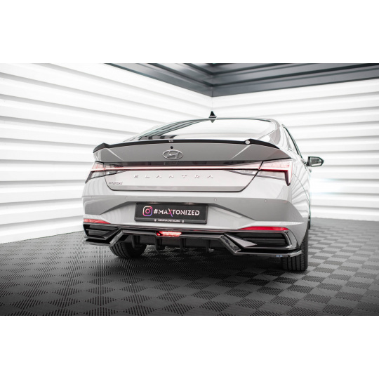 Maxton Design středový spoiler pod zadní nárazník s žebrováním pro Hyundai Elantra Mk7, černý lesklý plast ABS