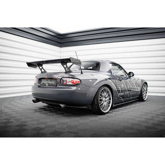 Maxton Design zadní křídlo pro Mazda MX-5 Mk3 NC, pravý karbon, s pevnou odnímatelnou střechou Maxton Design zadní křídlo pro Mazda MX-5 Mk3 NC, pravý karbon, s pevnou odnímatelnou střechou