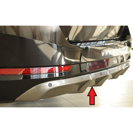 Rieger vložka zadního nárazníku pro Škoda Superb III 3T, 3V combi, sedan vč. faceliftu, plast ABS s povrchovou úpravou Carbon-Look, pro vozy bez tažného zařízení