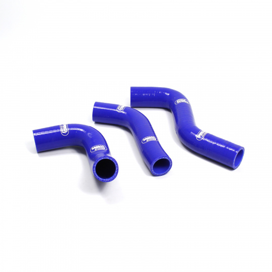 Samco Sport 3-dílná sada silikonových hadic pro vedení chladicí kapaliny pro Mazda MX5 (Miata) NA 8/1989 - 7/1993 DOHC B6-ZE 1.6l, barva: modrá