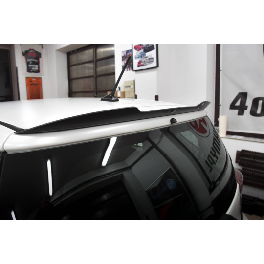 Maxton Design prodloužení spoileru pro Toyota IQ, černý lesklý plast ABS