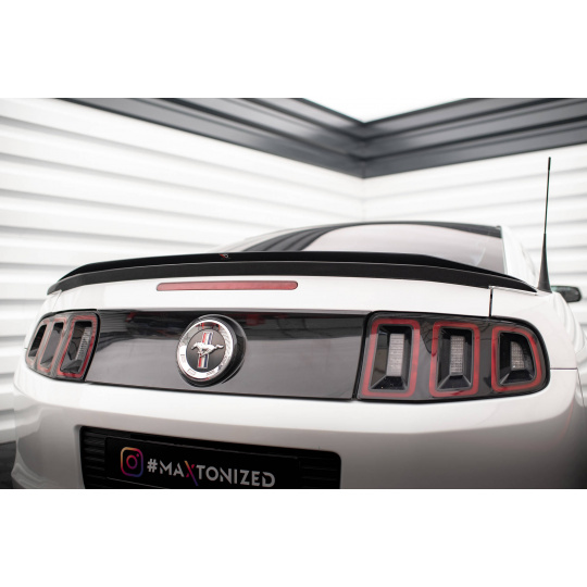 Maxton Design prodloužení spoileru pro Ford Mustang Mk5 Facelift, černý lesklý plast ABS