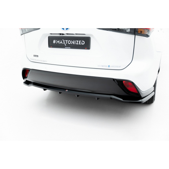 Maxton Design spoiler pod zadní nárazník s žebrováním pro Toyota Highlander Mk4, černý lesklý plast ABS