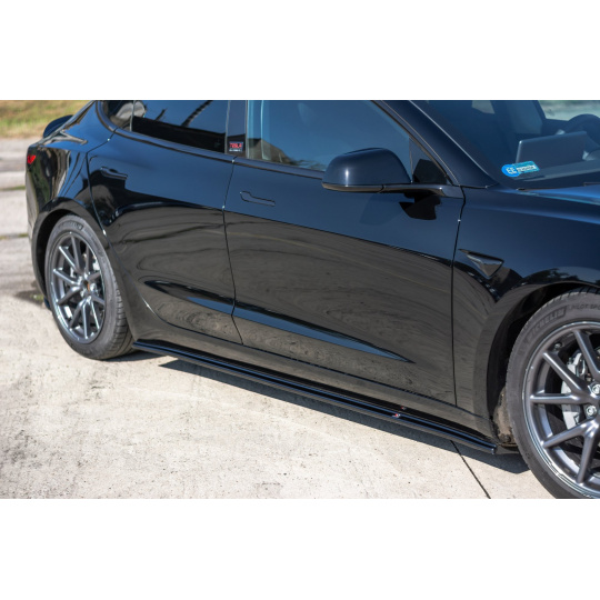 Maxton Design difuzory pod boční prahy pro Tesla Model 3 Mk1, černý lesklý plast ABS Maxton Design difuzory pod boční prahy pro Tesla Model 3 Mk1, černý lesklý plast ABS