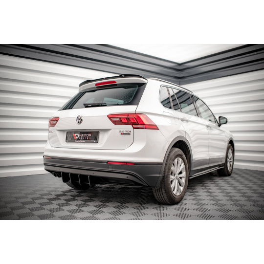 Maxton Design "Street Pro" difuzor zadního nárazníku pro Volkswagen Tiguan MK2 Standard, plast ABS bez povrchové úpravy, s černou a červenou linkou