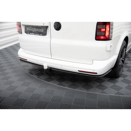 Maxton Design středový spoiler zadního nárazníku pro Volkswagen T6, černý lesklý plast ABS, Long Facelift