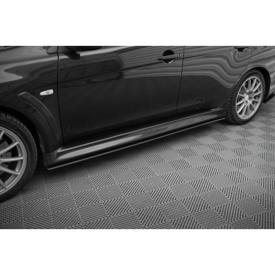 Maxton Design "Street Pro" difuzory pod boční prahy pro Mitsubishi Lancer Evo Mk10, plast ABS bez povrchové úpravy, s černou a červenou linkou