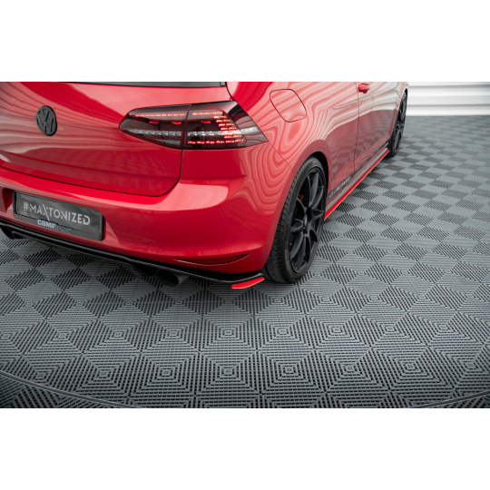 Maxton Design boční difuzory pod zadní nárazník pro Volkswagen Golf GTI Mk7, červený lesklý plast ABS Maxton Design boční difuzory pod zadní nárazník pro Volkswagen Golf GTI Mk7, červený lesklý plast ABS