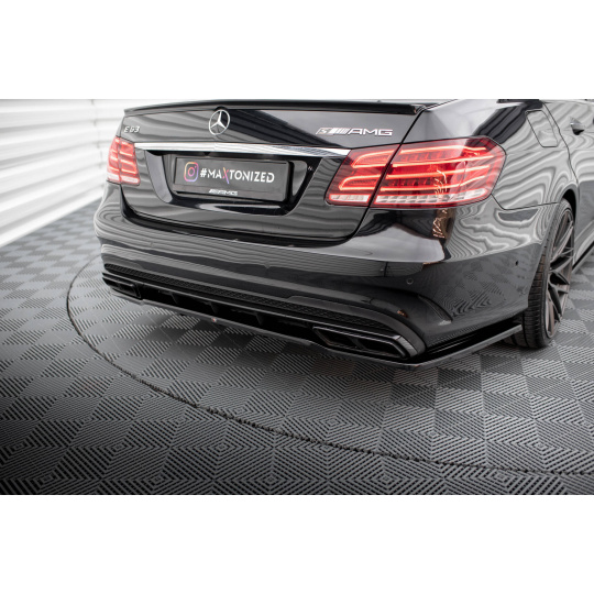 Maxton Design středový spoiler pod zadní nárazník s žebrováním pro Mercedes třída E W212 Facelift/Sedan/E63 AMG, černý lesklý plast ABS Maxton Design středový spoiler pod zadní nárazník s žebrováním pro Mercedes třída E W212 Facelift/Sedan/E63 AMG, černý lesklý plast ABS