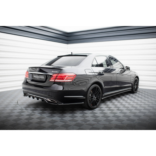 Maxton Design středový spoiler pod zadní nárazník s žebrováním pro Mercedes třída E W212 Facelift/Standard, černý lesklý plast ABS Maxton Design středový spoiler pod zadní nárazník s žebrováním pro Mercedes třída E W212 Facelift/Standard, černý lesklý plast ABS