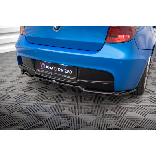 Maxton Design středový spoiler pod zadní nárazník s žebrováním pro BMW řada 1 E87 Facelift, černý lesklý plast ABS, M-Pack