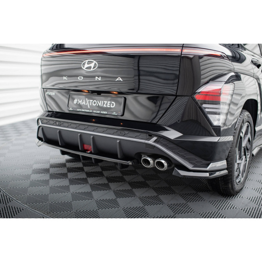Maxton Design středový spoiler pod zadní nárazník s žebrováním pro Hyundai Kona Mk2 /N-Line, černý lesklý plast ABS