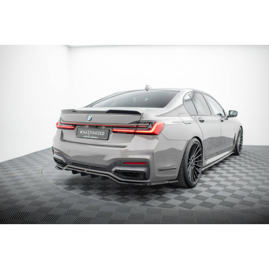 Maxton Design spoiler pod zadní nárazník s žebrováním v.2 pro BMW řada 7 G11 Facelift M-Pack, černý lesklý plast ABS