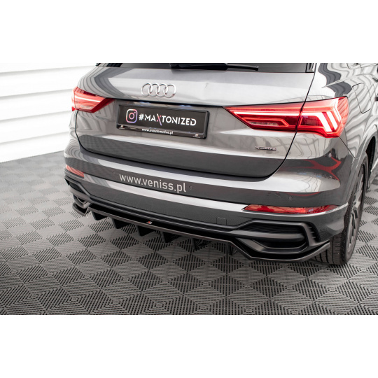 Maxton Design středový spoiler pod zadní nárazník s žebrováním pro Audi Q3 F3 S-Line, černý lesklý plast ABS