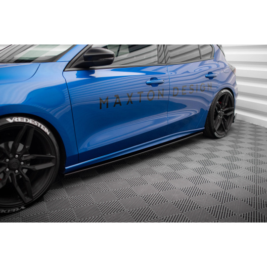 Maxton Design difuzory pod boční prahy ver.2 pro Ford Focus ST Mk4, Mk4 Facelift, černý lesklý plast ABS, Hatchback / Estate