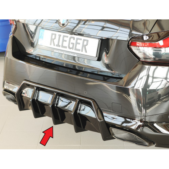 Rieger Heckeinsatz (Mittelteil) pro BMW řada 2 G42 kupé, plast ABS lakovaný do černé lesklé barvy