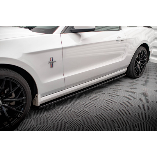 Maxton Design difuzory pod boční prahy pro Ford Mustang Mk5 Facelift, černý lesklý plast ABS
