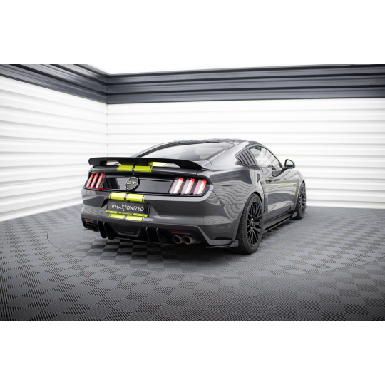 Maxton Design "Street Pro" difuzor zadního nárazníku pro Ford Mustang Mk6 GT, plast ABS bez povrchové úpravy, s červenou linkou