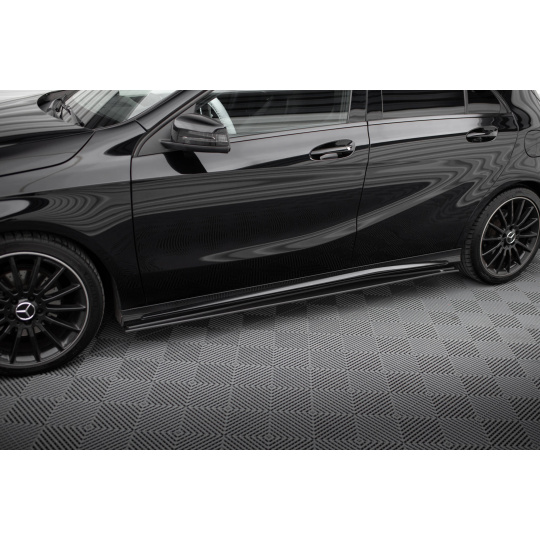 Maxton Design "Street Pro" difuzory pod boční prahy pro Mercedes třída A W176 Facelift AMG-Line, plast ABS bez povrchové úpravy, s červenou linkou