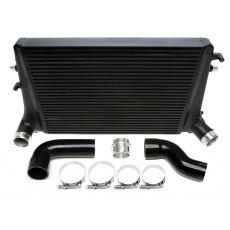 TA Technix černý intercooler kit Audi TT / TTS (typ 8J) 1.8 TFSI / 2.0 TFSI / 2.0 TDI s větší tloušťkou chladiče